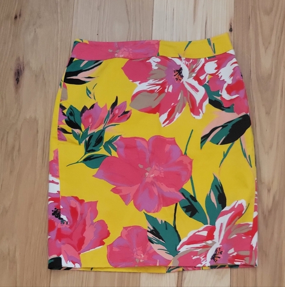 Ann Taylor,Floral Yellow and Pink Skirt - Picture 2 of 3